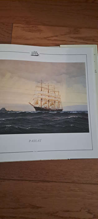 Classic Sailing Ships  Kenneth Giggal hard cover with jacket