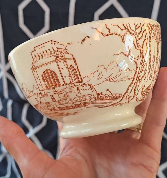 Very Scarce 1938 original Voortrekker Monument porcelain bowl