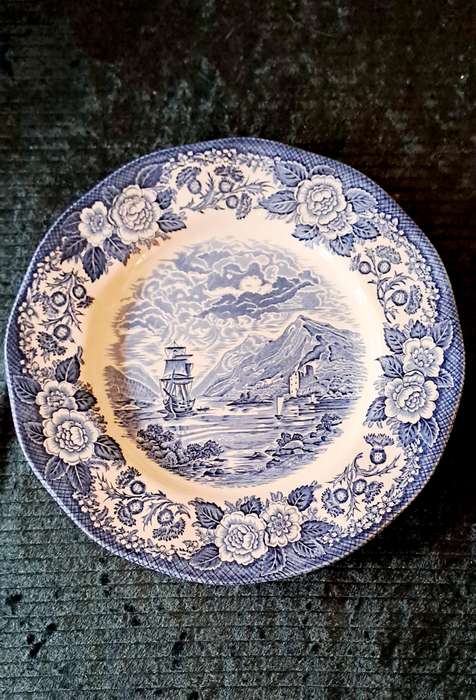 Lochs of Scotland Wedgwood plate