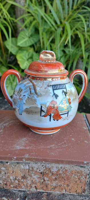 Kutani ware Japan fine white porcelain sugar pot and tea pot