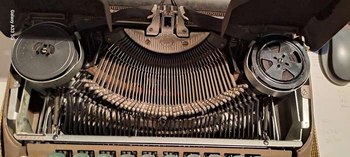 Nice condition Vintage Smith Corona silent typewriter 1950's working
