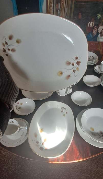 Spanish Pontesa 53pce dinner service complete