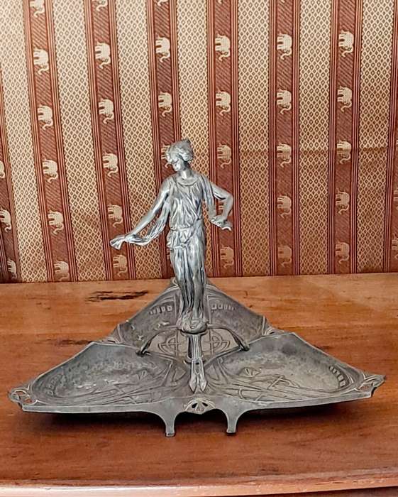 Beautiful Art Nouveau 1905 triple fruit/sweet dish WMF