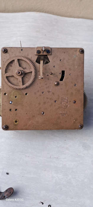 FHS 12/196 clock movemenet looks complete