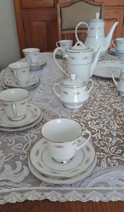 Noritake Glenaire 2060 10 place tea coffee set complete also listed compl. dinner service