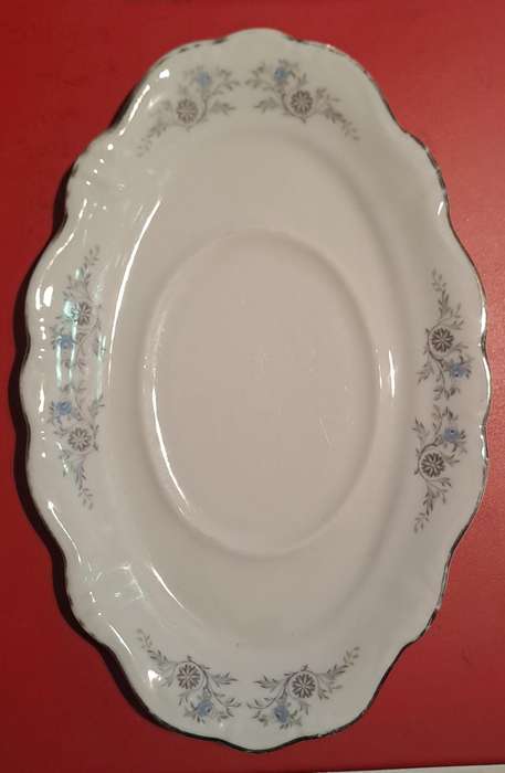 Gravey boat and plate Constantia