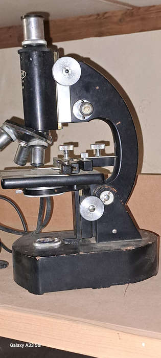 complete Fujiopt Tokyo 7400 microscope in box with key and extras