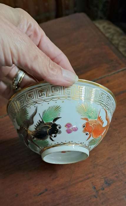 Lovely rare Famille Rose gold fish rice bowl wealth and abundance