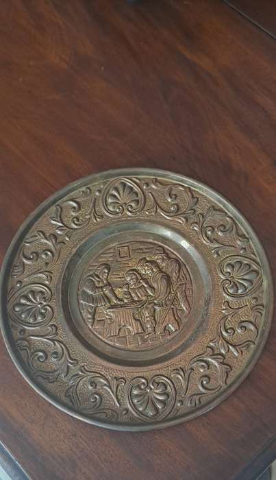 Antique Brass Peerage Gambling Elegant Decorative Plate