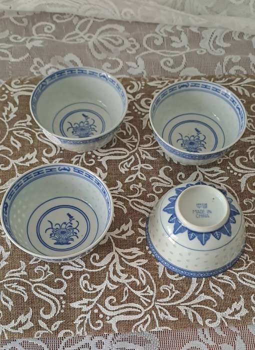 Jindgezhen Porcelain Blue and White Rice Grain Pattern 4x rice bowls