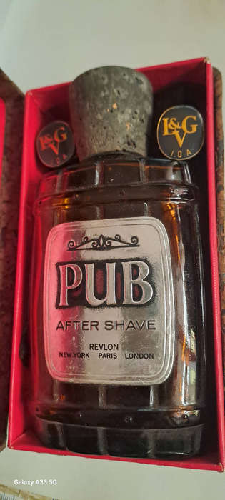 Vintage original PUB after shave bottle, L & VG cuff links and hankie