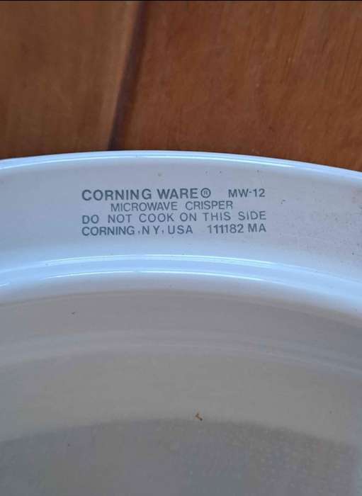 Corningware crisper like new MW 12