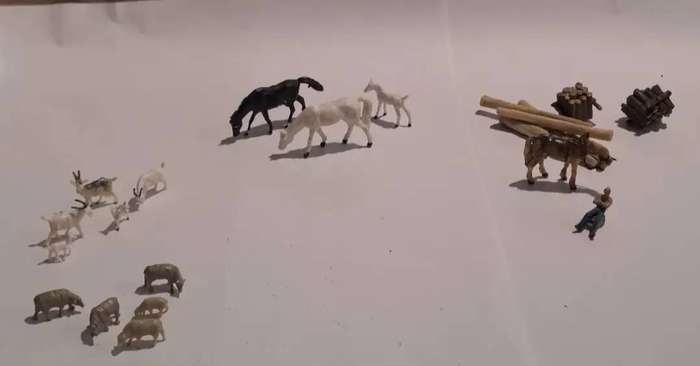 HO scale farm scenery