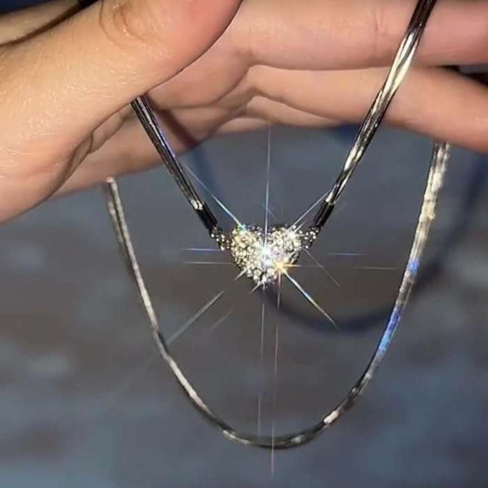 Magnetic Heart necklace