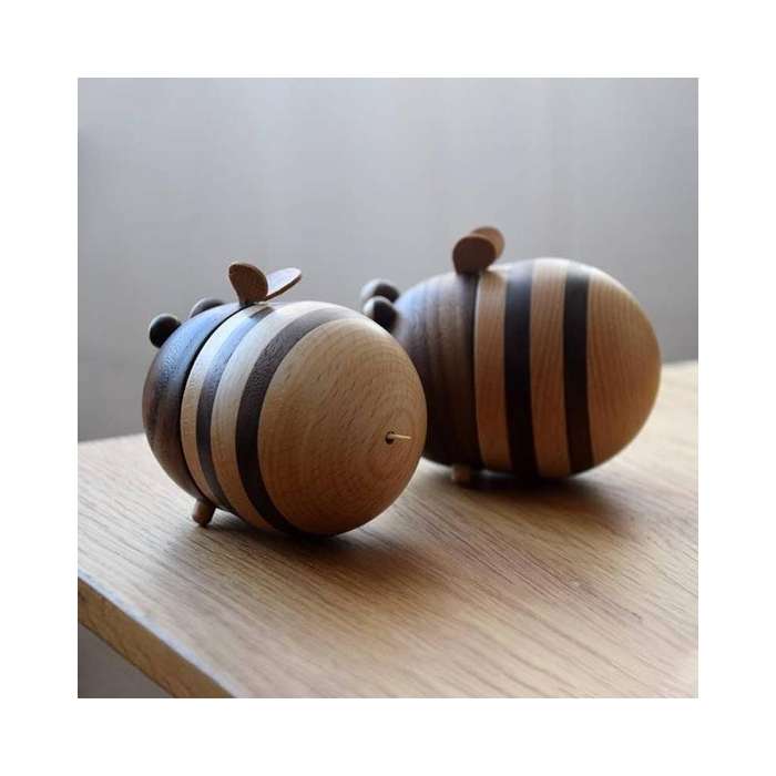 Bee shaped toothpick holder