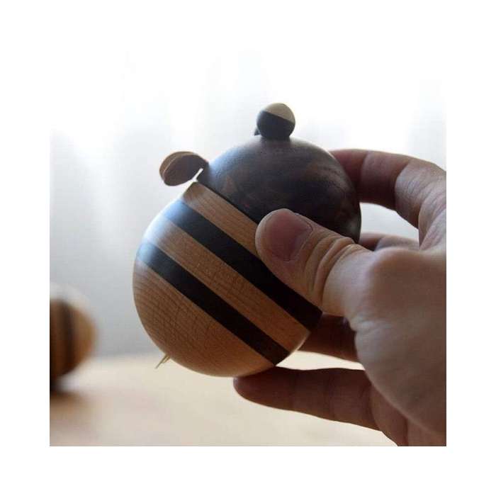 Bee shaped toothpick holder
