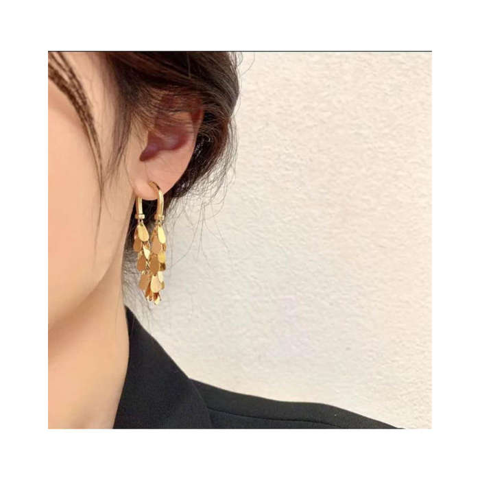 Gold teardrop earrings