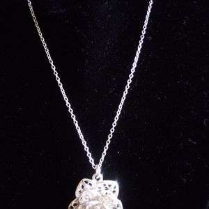 Rose Pendant Necklace