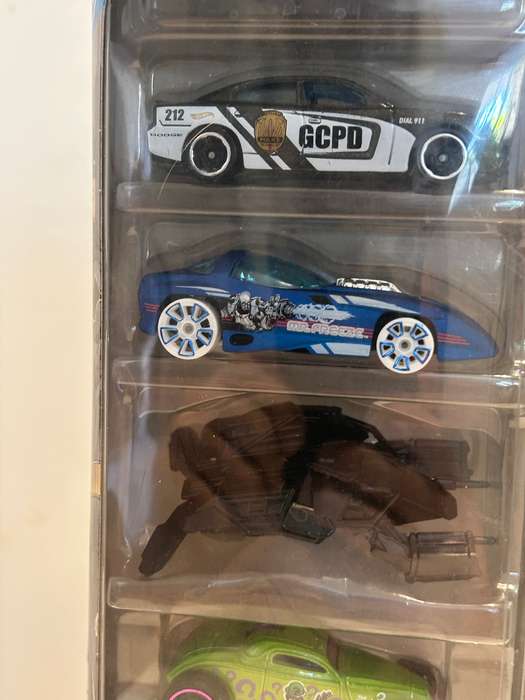 Hotwheels THE BATMOBILE & BATMAN related cars 5 car boxset