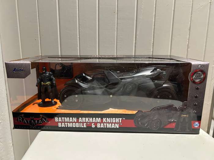 Jada diecast DC Comics BATMOBILES & BATMAN ARKHAM ASYLUM TV GAME 1:24 scale Super Hero metal figure