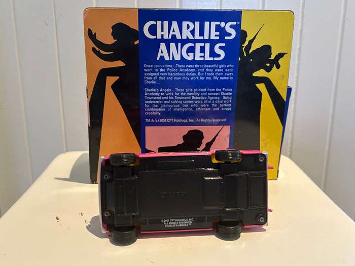 CORGi CC87501 CHARLIE'S ANGELS Van from the TV Series 2001 mint in box