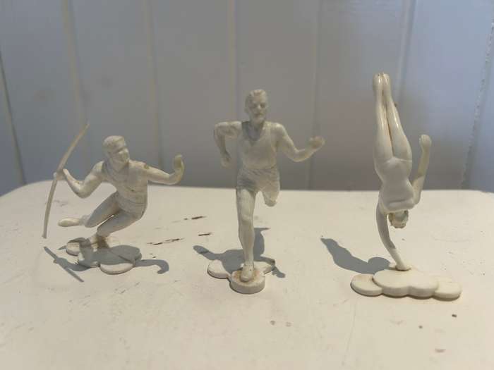 A complete set of 10 of the the Pepsi Cola South African TOKYO 1964 OLYMPICS Sports figure set