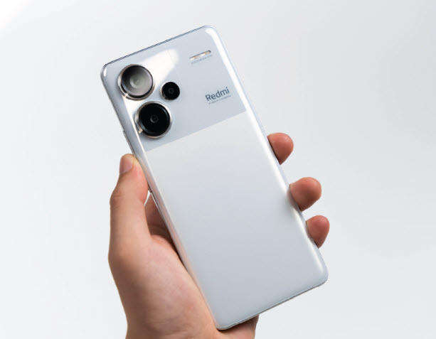White Xiaomi Redmi Note 13 Pro+ 8GB/256GB 5G 6.7 120Hz AMOLED Curved Screen 200MP Camera & NFC