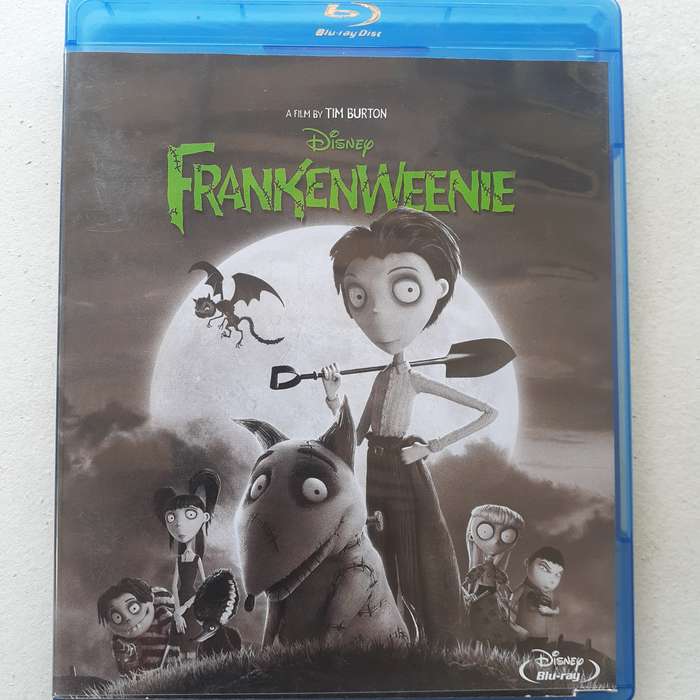 Frankenweenie (A Tim Burton Film) [Blu-ray Movie]