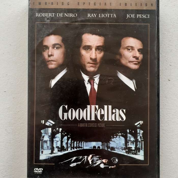 Goodfellas (A Martin Scorsese Film) - De Niro / Pesci / Liotta [2-Disc DVD Movie]