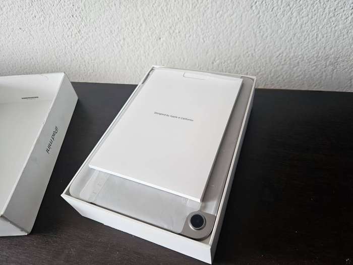 BRAND NEW Apple iPad Mini 7 Wi-Fi 256GB - Space Grey