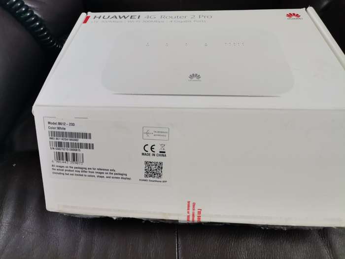 Huawei B612-233 4G Wi-Fi Router 2 Pro, LTE CAT6, 300 Mbps / 50 Mbps 4G transmission rate, 4x Gigabit