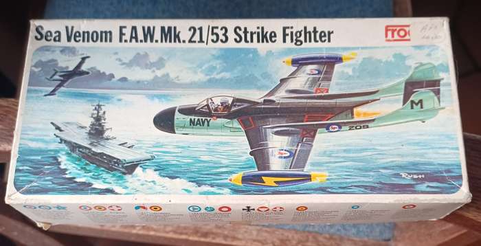 Fog ~  Scale 1:72 ~ Sea Venom F.A.W.Mk.21/53 (plastic Kit)