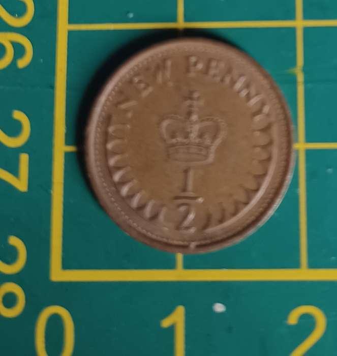 1976 ~ 1/2 New Penny ~ United Kingdom
