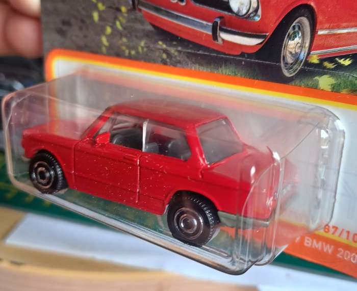 2022 Short Card ~ Matchbox 87/100 ~ 1969 BMW 2002