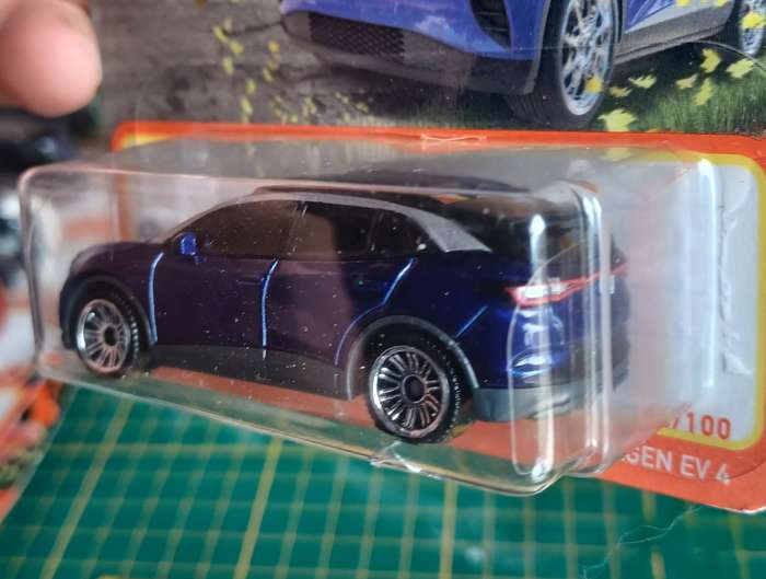2022 Short Card ~ Matchbox 44/100 ~ Volkswagen EV4