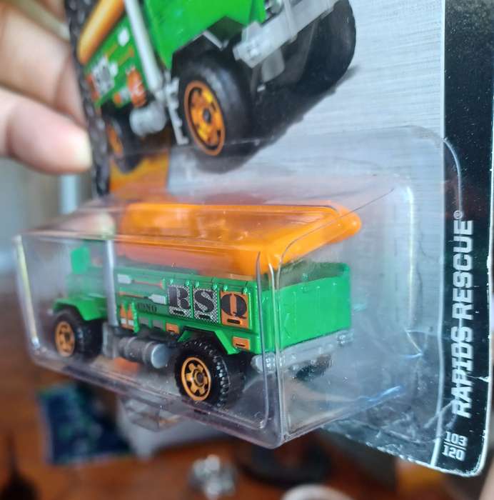 2013 Long Card ~ Matchbox ~ 103/120 Rapids Rescue