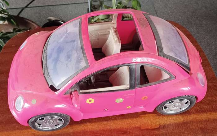 Barbie Volkswagen New Beetle  Convertible, Mattel Vintage 2000's Rare (sad condition)