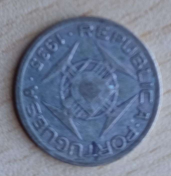 1935 Mozambique 2.5 Escudos (silver)