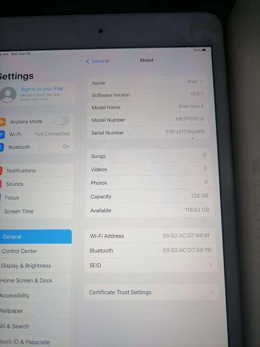 APPLE A1538 IPAD MINI 4 128GB IN BOX WITH CHARGER
