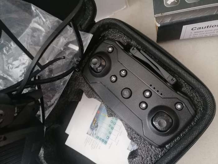 *ONE BID FOR LOT*DRONE WITH CONTROLLER IN CARRY CASE,REMOTE HELICOPTER ETC*UNTESTED*