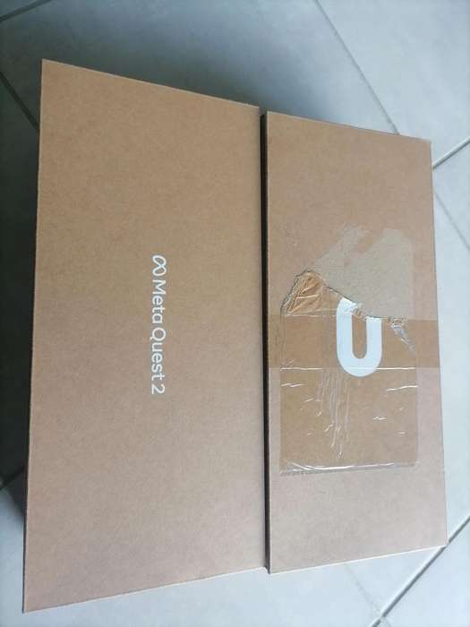 2 X OCCULUS QUEST 2 VIRTUAL REALITY HEADSETS