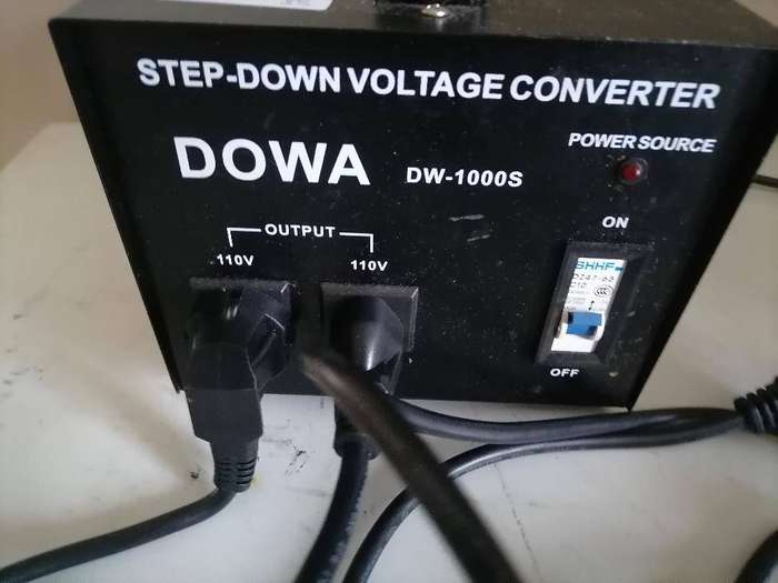 DOWA Step Up - Down 220v to 110v converter (DW1000 - 1000 WATTS)