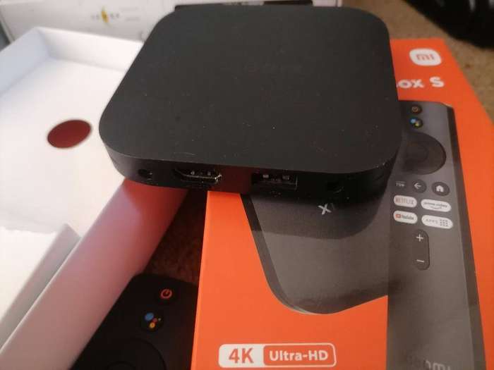 Lot of 4 x Smart TV Boxes - No Power Cords
