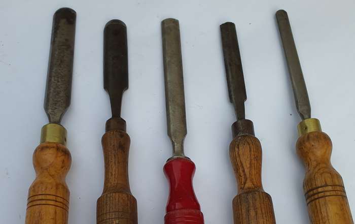 Set Of Mixed Vintage Chisels (x9)  Gouge Chisels & Bevel Bench Chisels