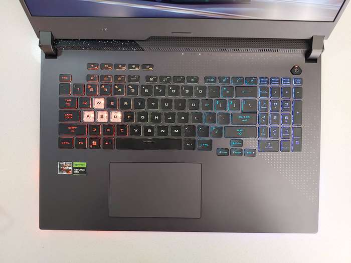 Asus ROG STRIX G713RC 16GB RAM 512GB SSD