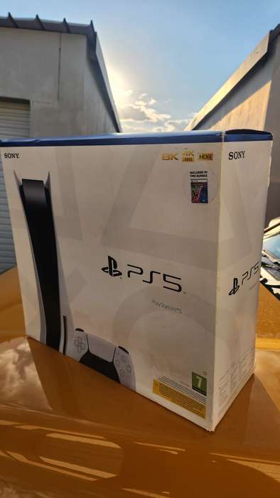 Playstation 5 with Disc, 2 Controllers, 1 Disc Game, Original Packaging