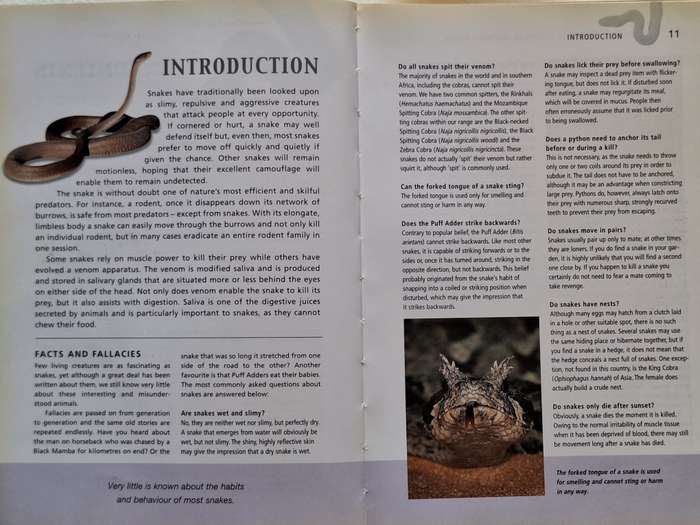 Snakes of Southern Africa by Johan Marais Paperback