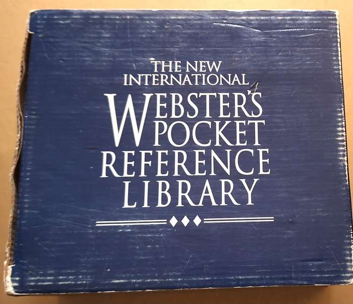 The New International Webster`s Pocket Reference Library 8 Book Boxset 1998 Softcover