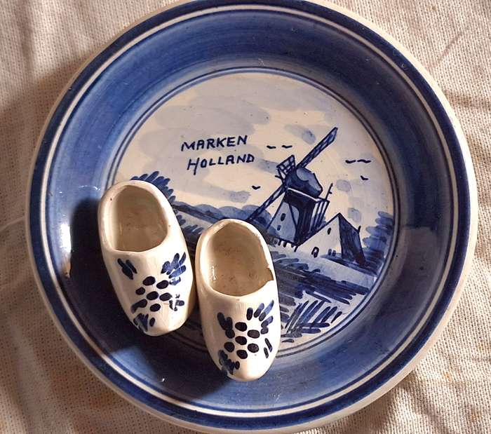 Delft Pin Tray