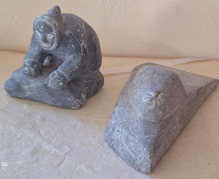 Canada Eskimo Art Carved Stone Sculpture 4-0135